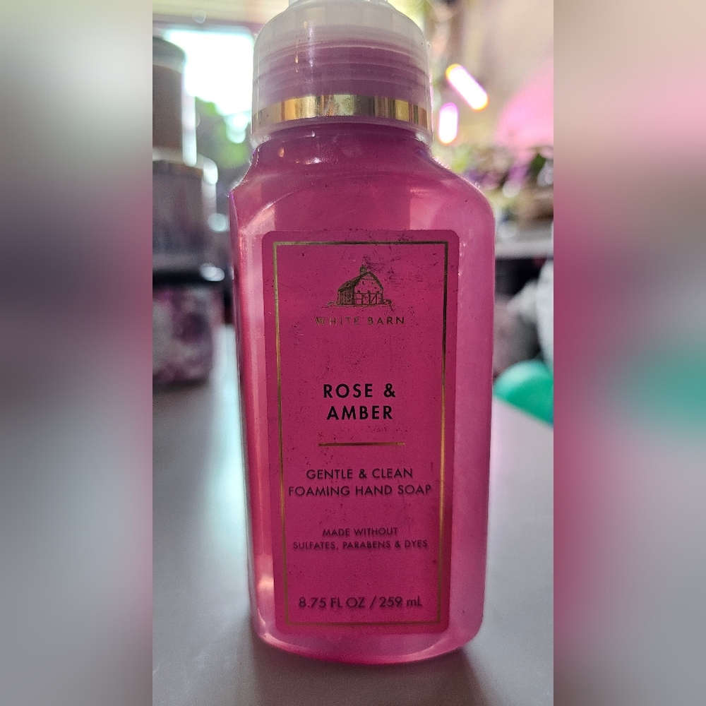 Rose and amber foaming hand soap